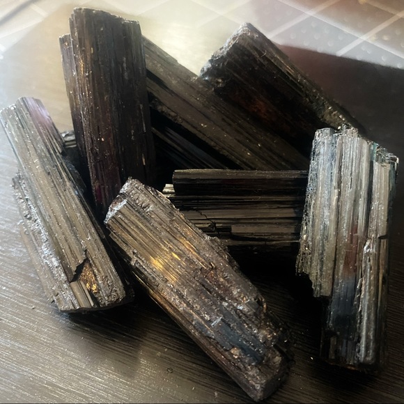 🔮 1 Raw Black Tourmaline Stick - Picture 6 of 6